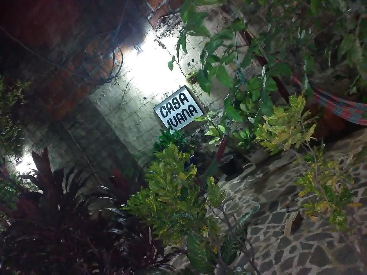 Hostal Casa Ivana León Kültér fotó