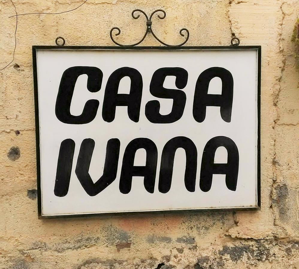 Hostal Casa Ivana León Kültér fotó
