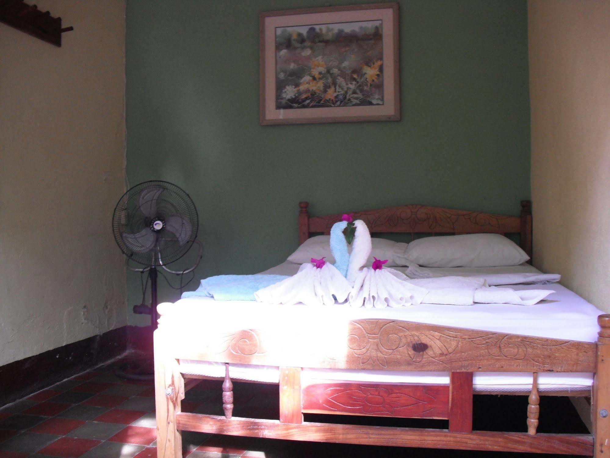 Hostal Casa Ivana León Kültér fotó