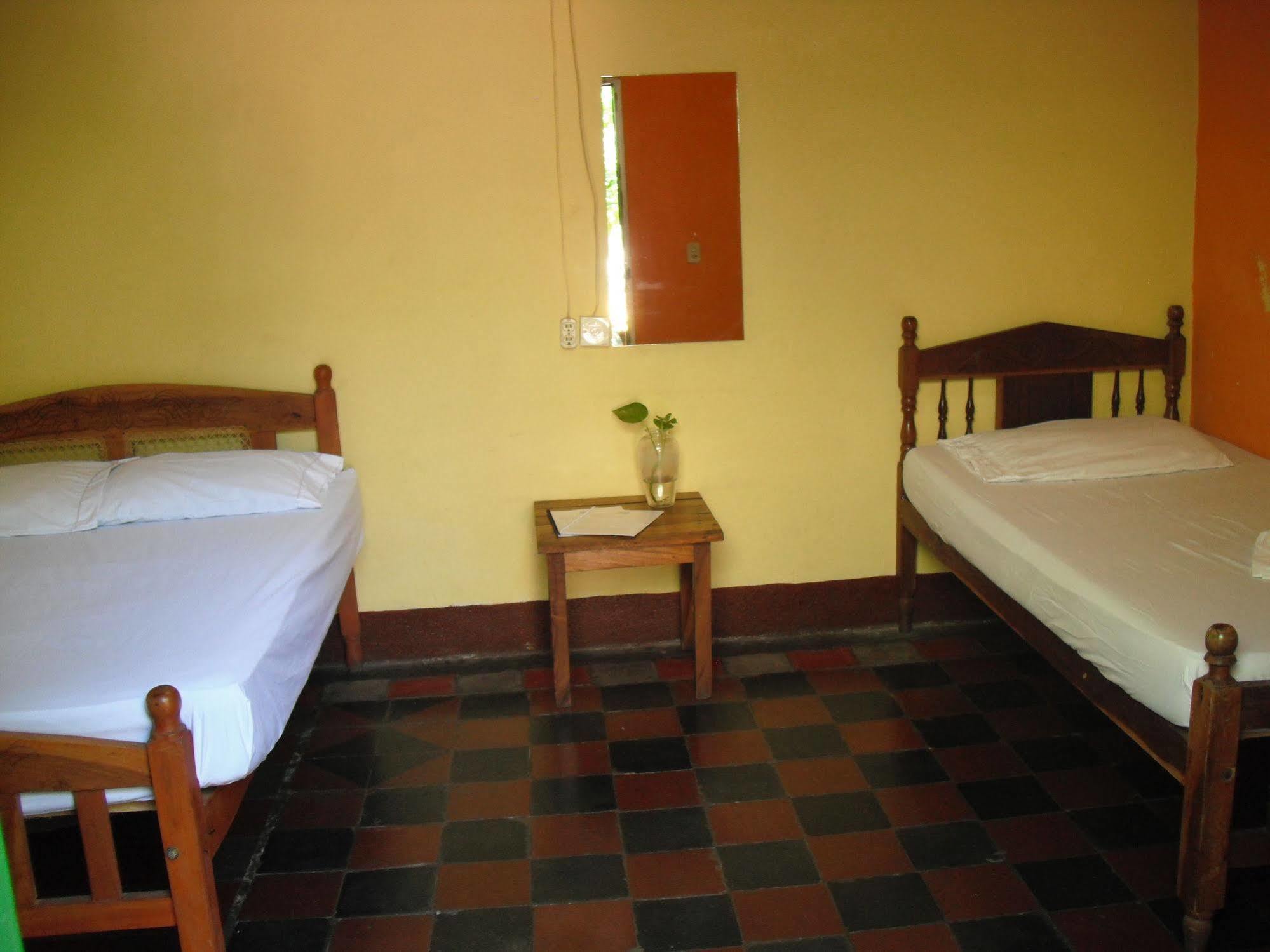 Hostal Casa Ivana León Kültér fotó