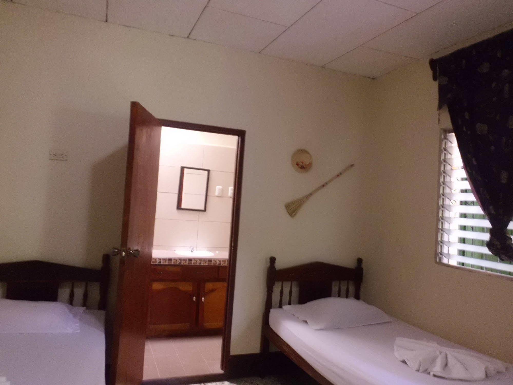 Hostal Casa Ivana León Kültér fotó